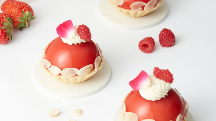 strawberry cream cheese tart recipe image landscape