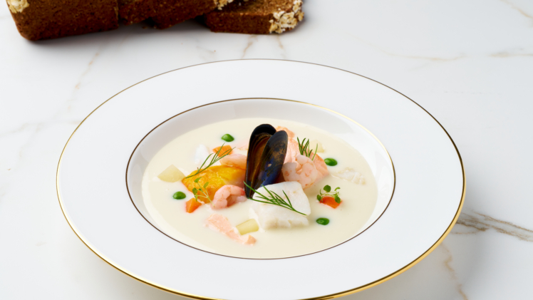 IRISH SEAFOOD CHOWDER & STOUT BREAD1